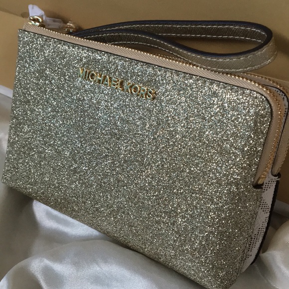 LAST ONE! NWT MICHAEL KORS Jet Set Travel Wristlet - Picture 2 of 8